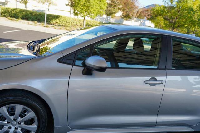 Photo of 2021 Classic Silver Metallic Toyota Corolla