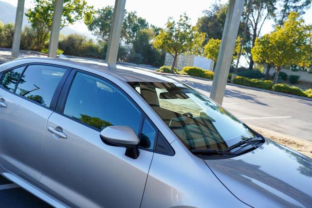Photo of 2021 Classic Silver Metallic Toyota Corolla