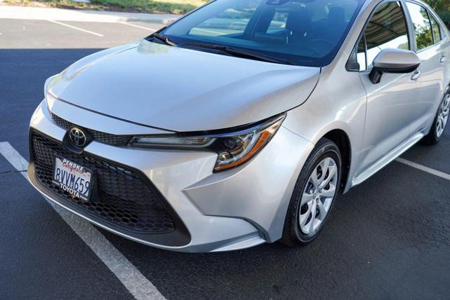 Photo of 2021 Classic Silver Metallic Toyota Corolla