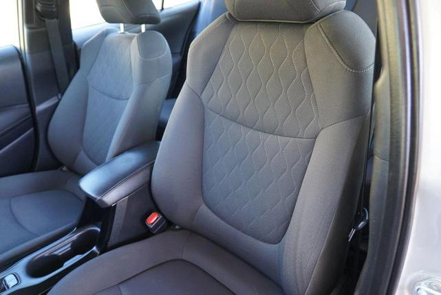 Photo of 2021 Classic Silver Metallic Toyota Corolla