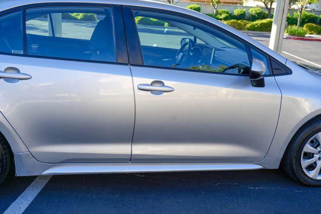Photo of 2021 Classic Silver Metallic Toyota Corolla
