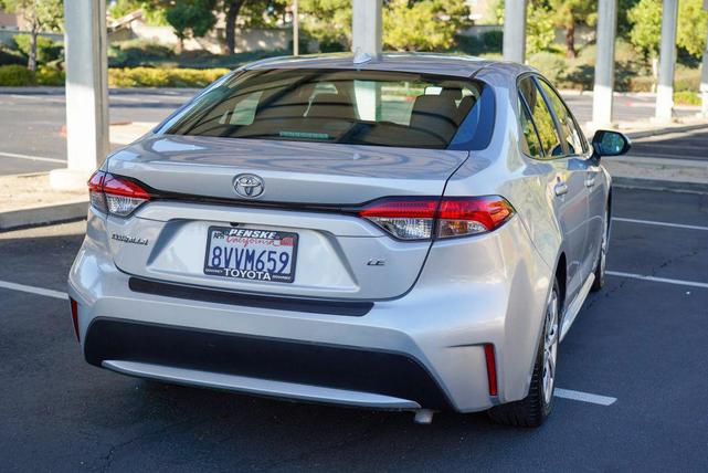 Photo of 2021 Classic Silver Metallic Toyota Corolla