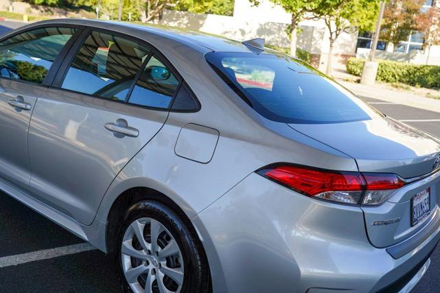 Photo of 2021 Classic Silver Metallic Toyota Corolla