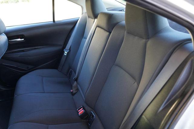 Photo of 2021 Classic Silver Metallic Toyota Corolla