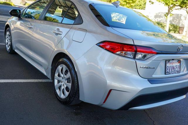 Photo of 2021 Classic Silver Metallic Toyota Corolla