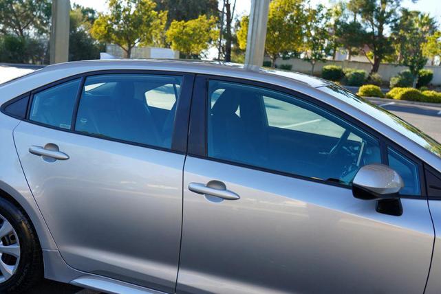 Photo of 2021 Classic Silver Metallic Toyota Corolla