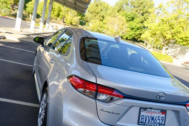 Photo of 2021 Classic Silver Metallic Toyota Corolla