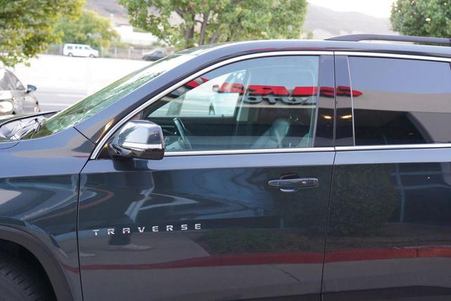 Photo of 2019 Gray Chevrolet Traverse