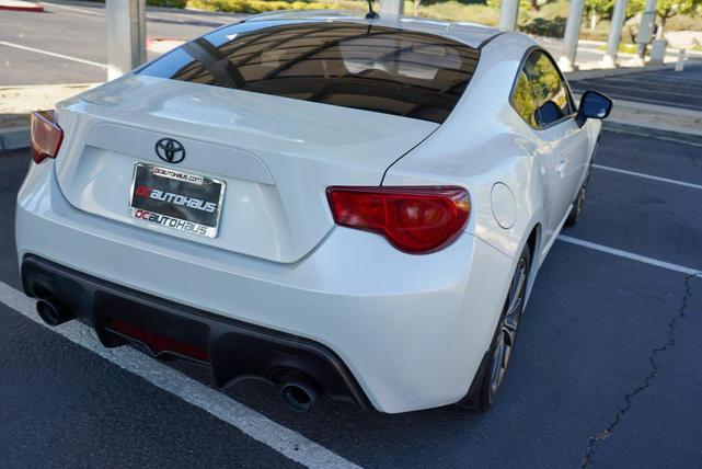 Photo of 2013 Whiteout Scion FR-S