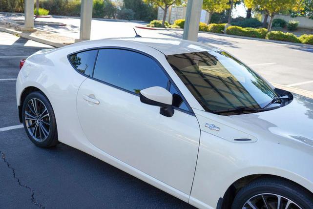 Photo of 2013 Whiteout Scion FR-S