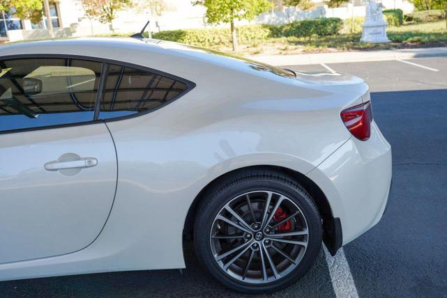 Photo of 2013 Whiteout Scion FR-S
