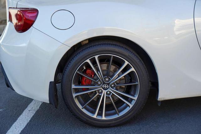 Photo of 2013 Whiteout Scion FR-S
