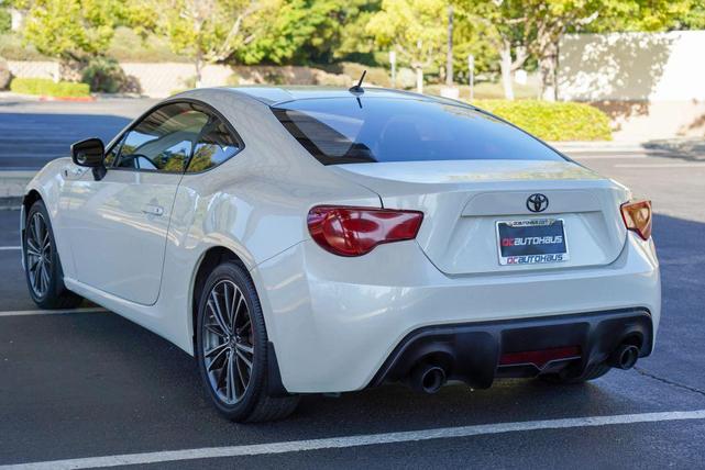 Photo of 2013 Whiteout Scion FR-S