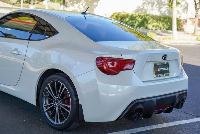 Photo of 2013 Whiteout Scion FR-S
