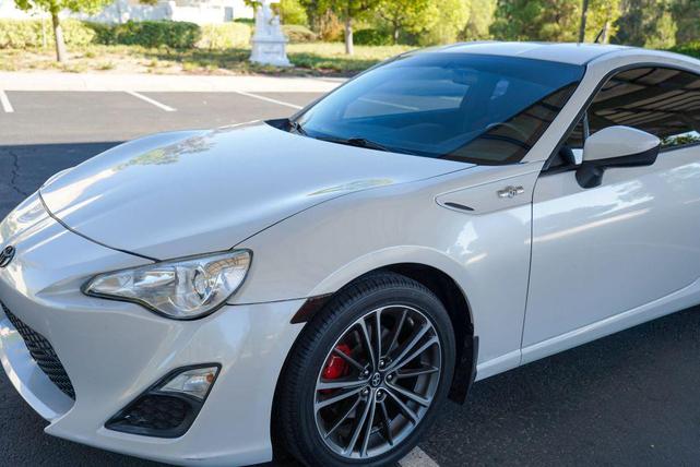 Photo of 2013 Whiteout Scion FR-S