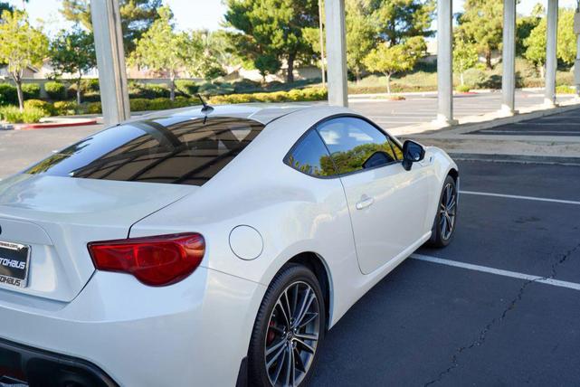 Photo of 2013 Whiteout Scion FR-S