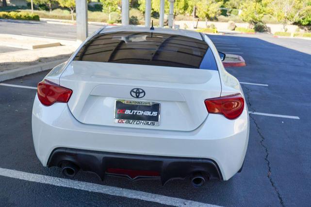 Photo of 2013 Whiteout Scion FR-S