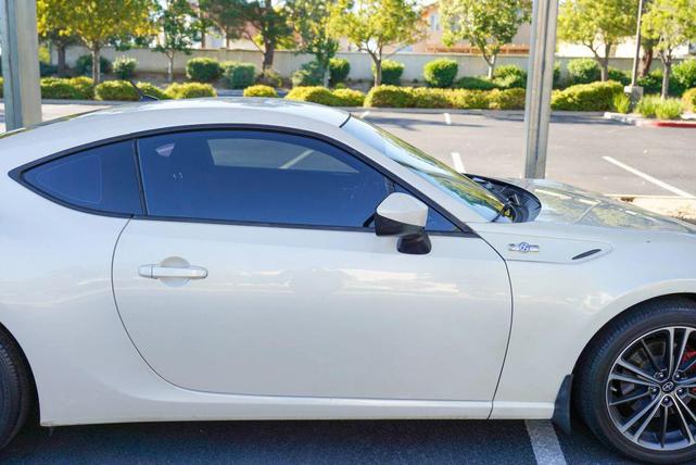 Photo of 2013 Whiteout Scion FR-S