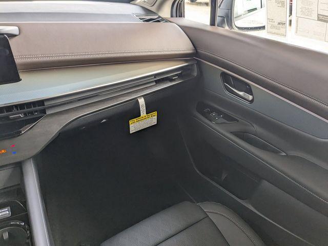 Photo of 2025 Champagne Silver Metallic Nissan Murano