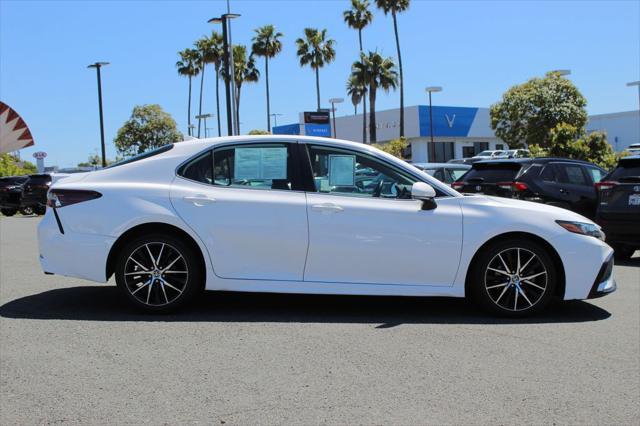 Photo of 2022 White Toyota Camry