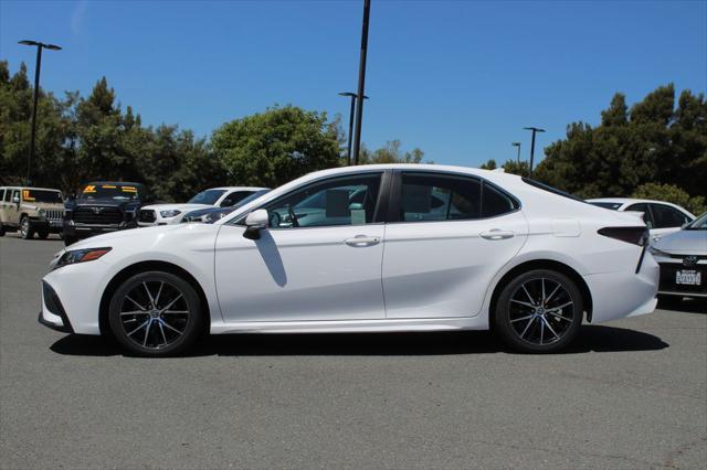 Photo of 2022 White Toyota Camry