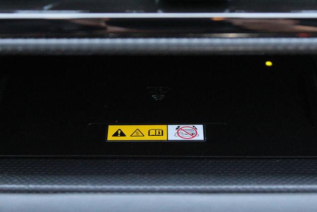 Photo of 2024 Midnight Black Metallic Toyota Highlander