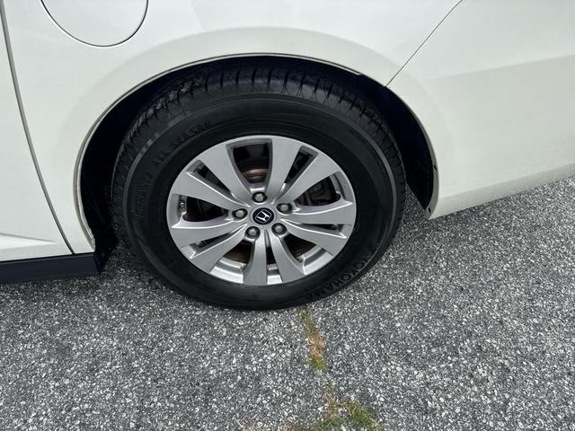 Photo of 2015 White Honda Odyssey