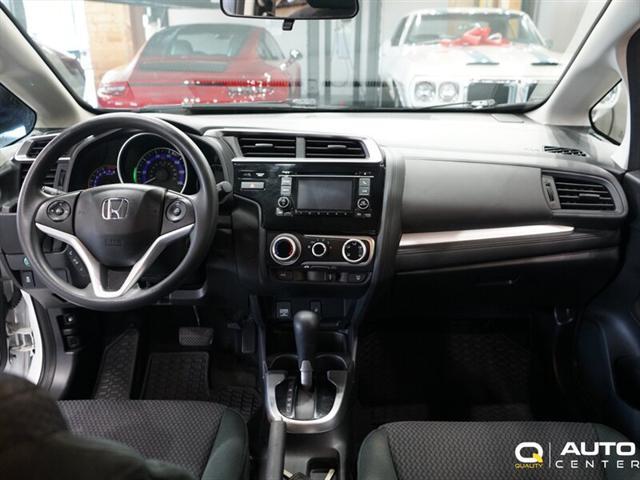 Photo of 2019 Platinum White Pearl Honda Fit