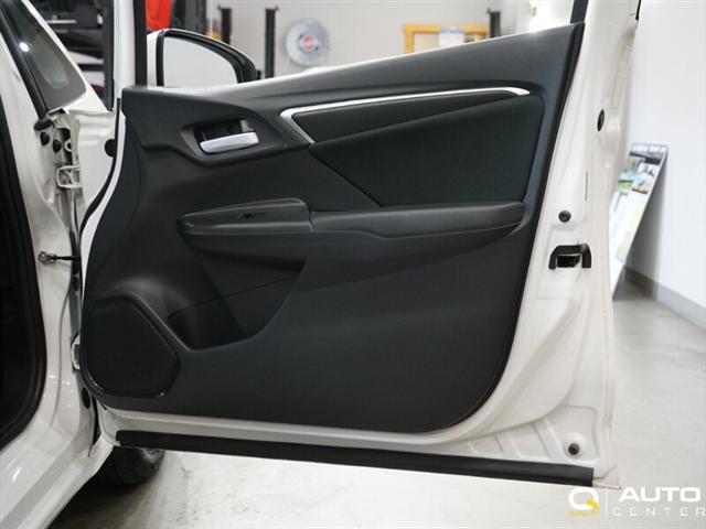 Photo of 2019 Platinum White Pearl Honda Fit