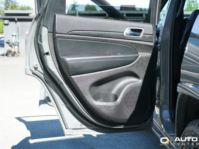 Photo of 2021 Gray Jeep Grand Cherokee