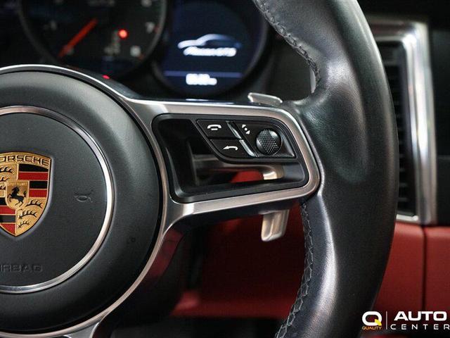 Photo of 2017 Rhodium Silver Metallic Porsche Macan
