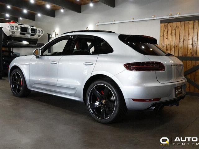 Photo of 2017 Rhodium Silver Metallic Porsche Macan