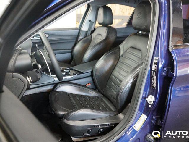 Photo of 2017 Montecarlo Blue Metallic Alfa Romeo Giulia