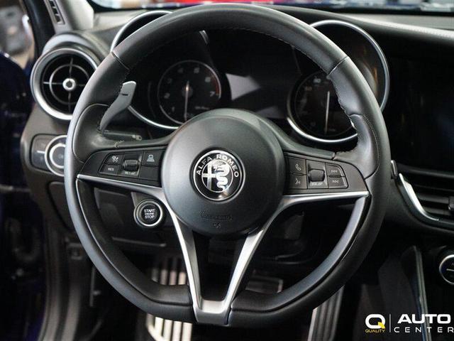 Photo of 2017 Montecarlo Blue Metallic Alfa Romeo Giulia