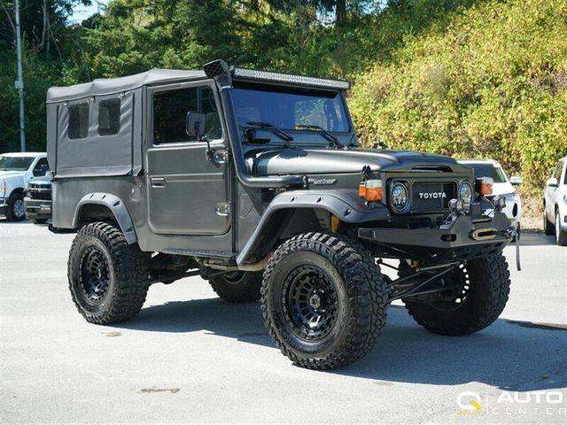 Photo of 1984 Gray Toyota Land Cruiser
