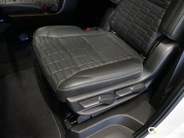 Photo of 2021 Crystal White Tricoat Cadillac Escalade