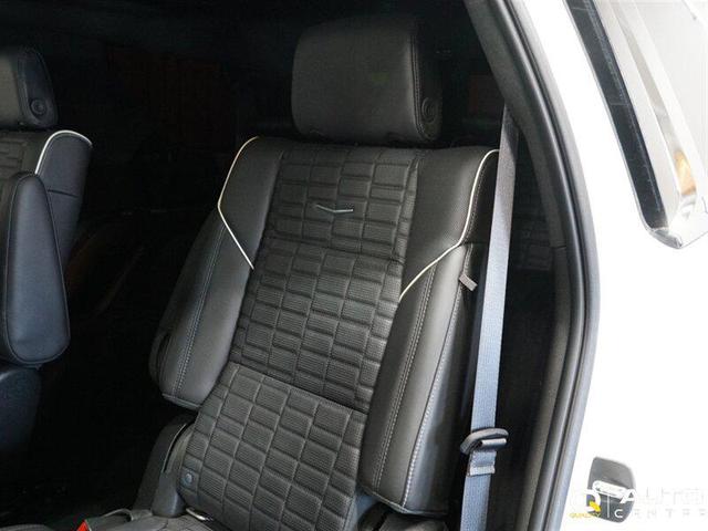 Photo of 2021 Crystal White Tricoat Cadillac Escalade