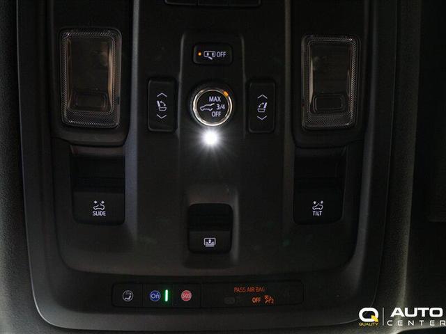 Photo of 2021 Crystal White Tricoat Cadillac Escalade