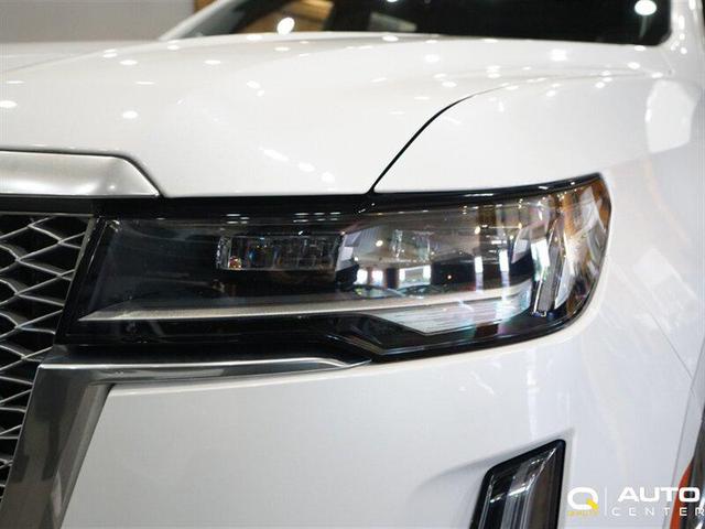 Photo of 2021 Crystal White Tricoat Cadillac Escalade