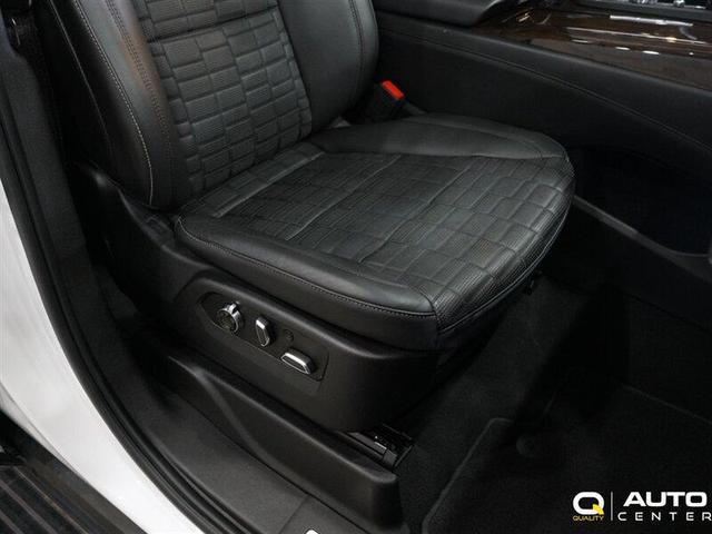 Photo of 2021 Crystal White Tricoat Cadillac Escalade