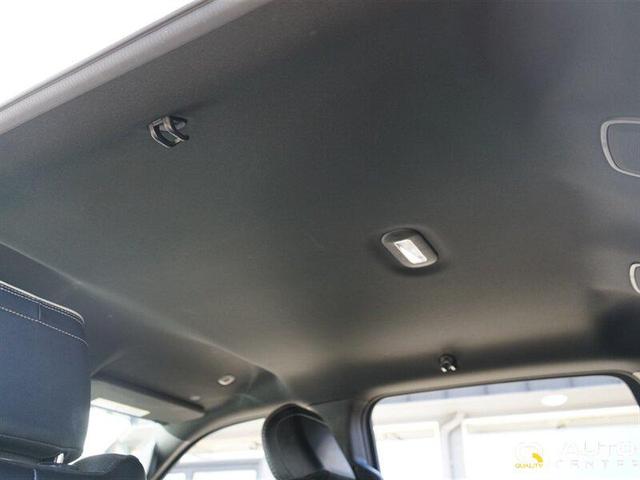 Photo of 2023 Ivory Tri-Coat Pearl RAM 1500