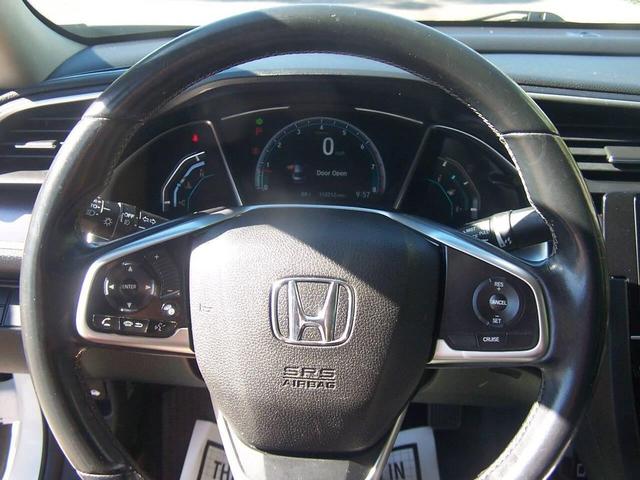 Photo of 2018 White Honda Civic