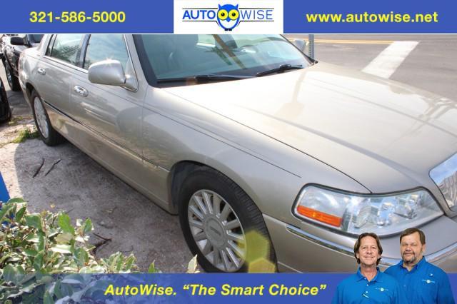 2005 Lincoln Town Car