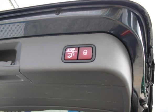 Photo of 2013 Steel Grey Metallic Mercedes-Benz M-Class