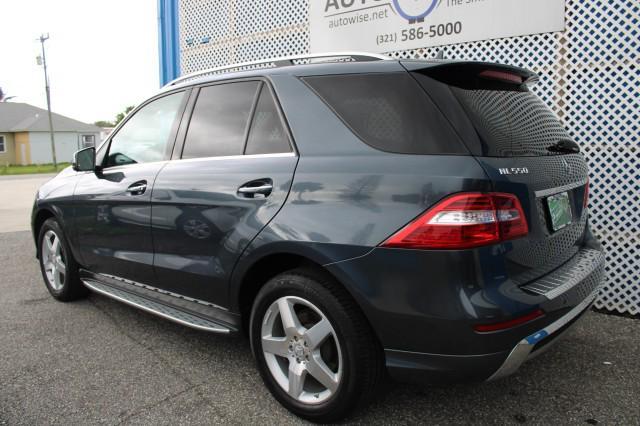 Photo of 2013 Steel Grey Metallic Mercedes-Benz M-Class