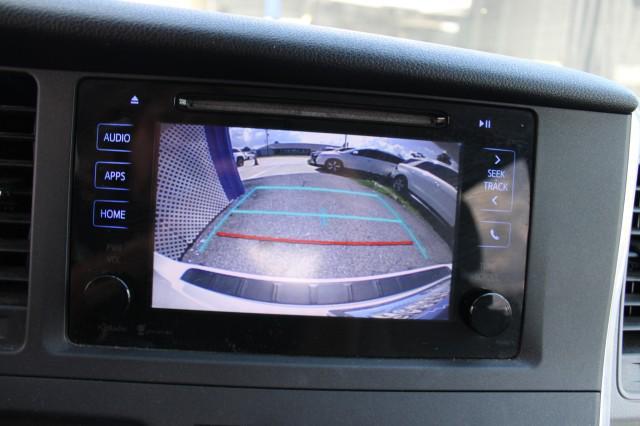 Photo of 2015 Super White Toyota Sienna