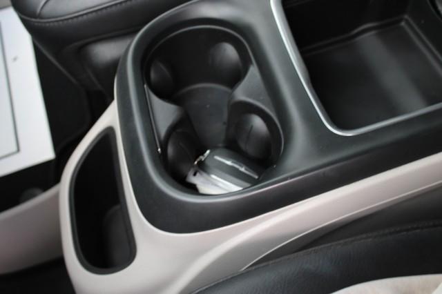 Photo of 2018 Molten Silver Chrysler Pacifica