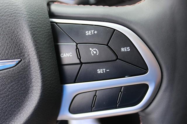 Photo of 2018 Molten Silver Chrysler Pacifica