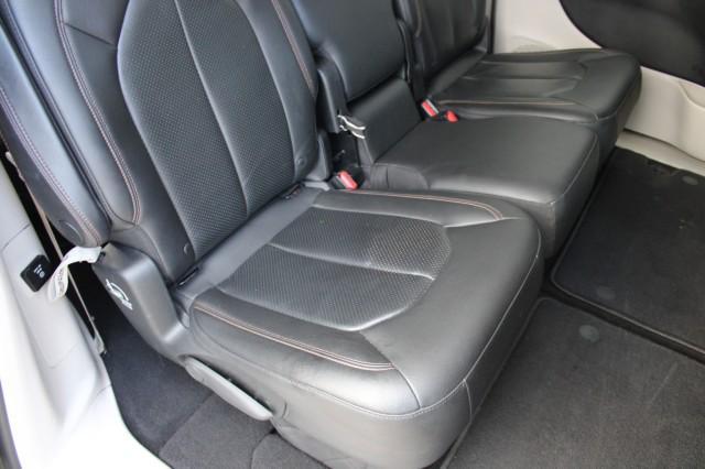 Photo of 2018 Molten Silver Chrysler Pacifica