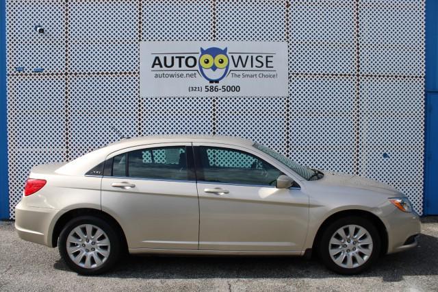 Photo of 2014 Billet Silver Metallic Clearcoat Chrysler 200